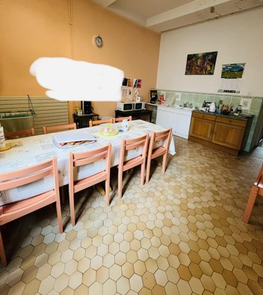 Fonds et murs commerciaux a vendre Dole 39100 Jura 153 m2  190000 euros