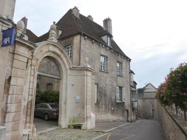 Location fonds et murs commerciaux Dole 39100 Jura 164 m2  1350 euros