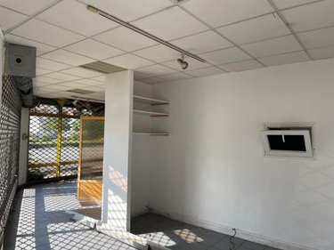 Garage et parking a vendre Port-Louis 56290 Morbihan 367 m2  317200 euros