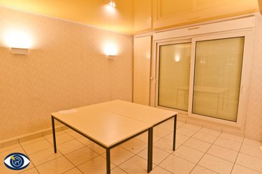 Fonds et murs commerciaux a vendre Laval 53000 Mayenne 229 m2  312000 euros