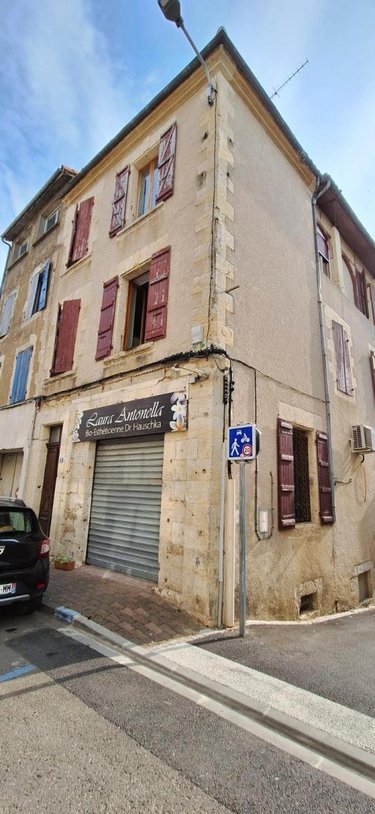 Immeuble a vendre Vic-Fezensac 32190 Gers 195 m2  109000 euros