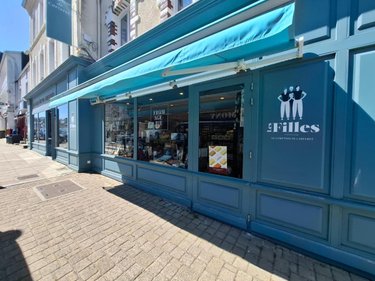 Fonds et murs commerciaux a vendre Barneville-Carteret 50270 Manche 250 m2  623400 euros