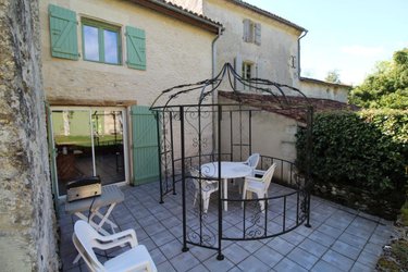 Maison a vendre La Chapelle-des-Pots 17100 Charente-Maritime 183 m2 7 pièces 299022 euros