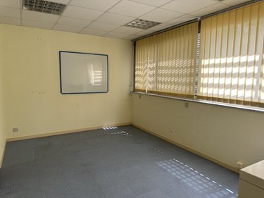 Fonds et murs commerciaux a vendre Segré-en-Anjou Bleu 49500 Maine-et-Loire 196 m2  270300 euros