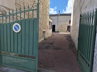 Maison a vendre Brizambourg 17770 Charente-Maritime 121 m2 6 pièces 136396 euros