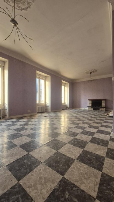 Appartement a vendre Landivisiau 29400 Finistère 145 m2 5 pièces 99900 euros