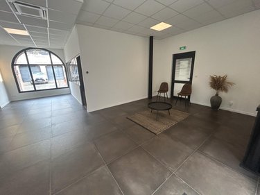 Location fonds et murs commerciaux Cambrai 59400 Nord 18 m2  562 euros