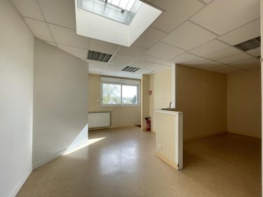 Fonds et murs commerciaux a vendre Locminé 56500 Morbihan 318 m2  411380 euros