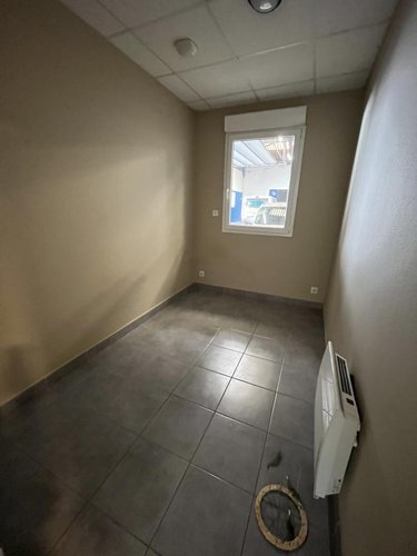 Fonds et murs commerciaux a vendre Dole 39100 Jura 487 m2  330000 euros