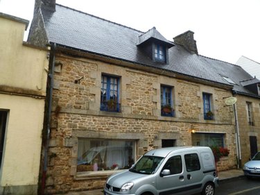 Fonds et murs commerciaux a vendre Guémené-sur-Scorff 56160 Morbihan 100 m2  173680 euros