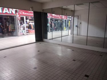 Location fonds et murs commerciaux Cambrai 59400 Nord 35 m2  450 euros