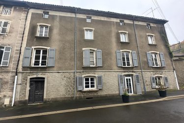 Immeuble a vendre Saint-Flour 15100 Cantal 300 m2  265000 euros