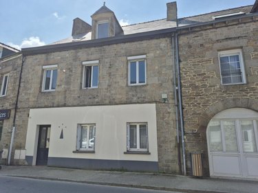 Immeuble a vendre Broons 22250 Côtes-d'Armor 232 m2  278250 euros
