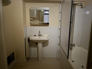 Immeuble a vendre Guingamp 22200 Côtes-d'Armor 700 m2  549920 euros