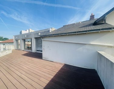Location fonds et murs commerciaux Saint-Philbert-de-Grand-Lieu 44310 Loire-Atlantique 127 m2  1300 euros