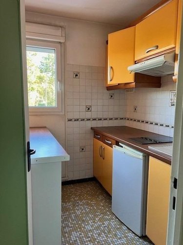 Location appartement Reims 51100 Marne 33 m2 1 pièce 475 euros