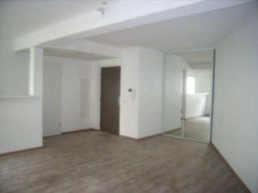 Location appartement Reims 51100 Marne 37 m2 1 pièce 389 euros