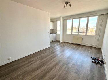 Location appartement Reims 51100 Marne 29 m2 1 pièce 555 euros