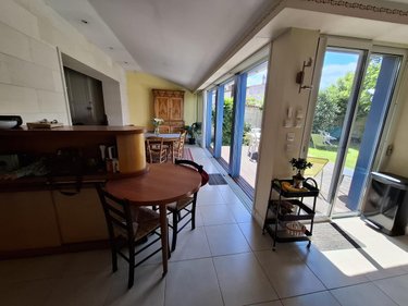 Maison a vendre Saintes 17100 Charente-Maritime 156 m2 6 pièces 540800 euros