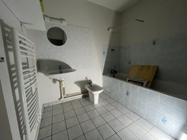 Location appartement Évron 53600 Mayenne 39 m2 1 pièce 400 euros