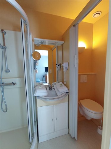 Immeuble a vendre Pont-d'Ouilly 14690 Calvados 523 m2  447550 euros