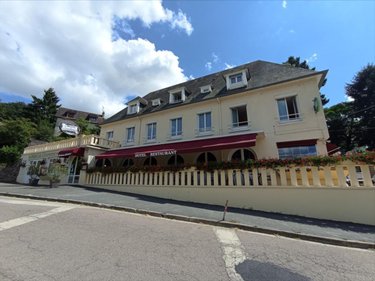 Immeuble a vendre Pont-d'Ouilly 14690 Calvados 523 m2  447550 euros