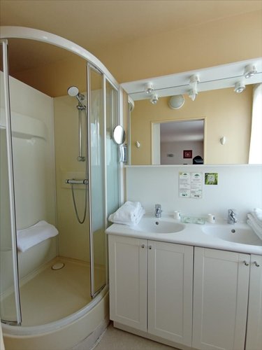Immeuble a vendre Pont-d'Ouilly 14690 Calvados 523 m2  447550 euros