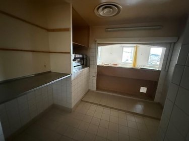 Fonds et murs commerciaux a vendre Orbec 14290 Calvados 175 m2  73800 euros