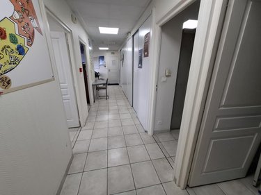 Fonds et murs commerciaux a vendre Saintes 17100 Charente-Maritime 249 m2  355000 euros