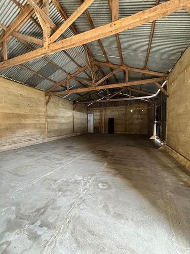 Garage et parking a vendre Mézeray 72270 Sarthe 137 m2  33000 euros