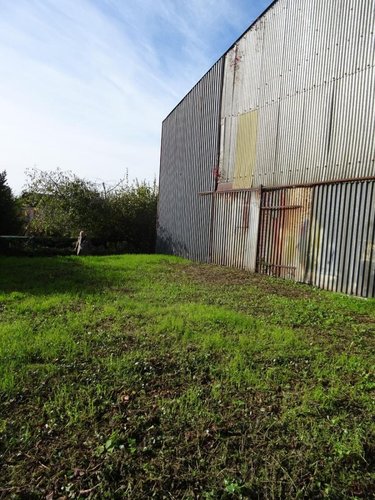 Garage et parking a vendre Loué 72540 Sarthe 300 m2  75000 euros