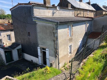 Maison a vendre Bressuire 79300 Deux-Sèvres 156 m2 7 pièces 148400 euros