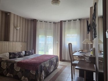 Immeuble a vendre Coudray 53200 Mayenne 455 m2  641600 euros