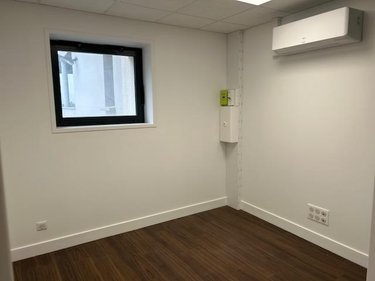 Location fonds et murs commerciaux Cambrai 59400 Nord 54 m2  783 euros
