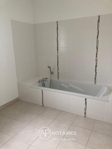 Location maison Val-d'Izé 35450 Ille-et-Vilaine 149 m2 5 pièces 1250 euros