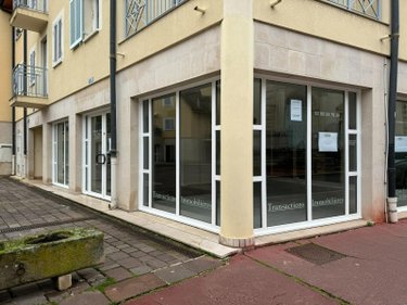 Location fonds et murs commerciaux Beaune 21200 Côte-d'Or 35 m2  1950 euros