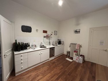 Location fonds et murs commerciaux Beaune 21200 Côte-d'Or 125 m2  2500 euros