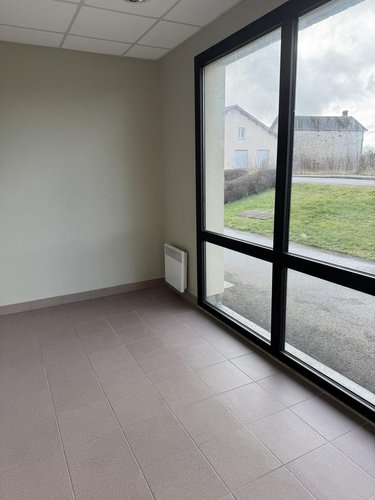 Location fonds et murs commerciaux Amancey 25330 Doubs 8 m2  100 euros