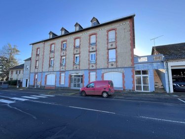 Immeuble a vendre Mauriac 15200 Cantal 824 m2  455800 euros