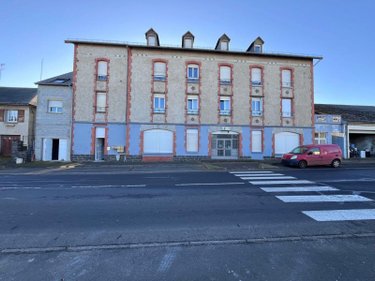 Immeuble a vendre Mauriac 15200 Cantal 824 m2  455800 euros
