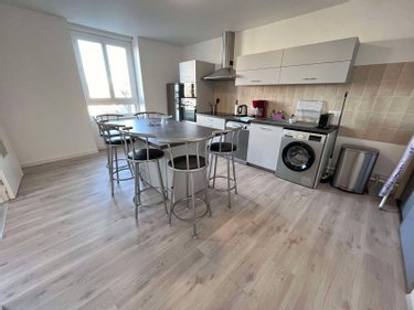 Immeuble a vendre Mauriac 15200 Cantal 824 m2  455800 euros