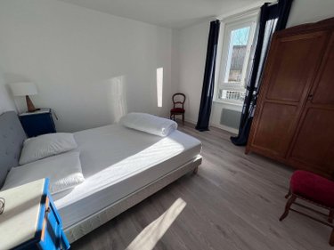Immeuble a vendre Mauriac 15200 Cantal 824 m2  455800 euros