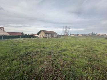 Terrain a batir a vendre Vendat 03110 Allier 2987 m2  148000 euros