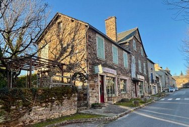 Fonds et murs commerciaux a vendre Sauveterre-de-Rouergue 12800 Aveyron 420 m2  330000 euros