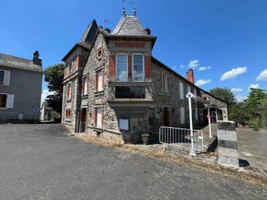 Maison a vendre Saignes 15240 Cantal 562 m2 17 pièces 238500 euros