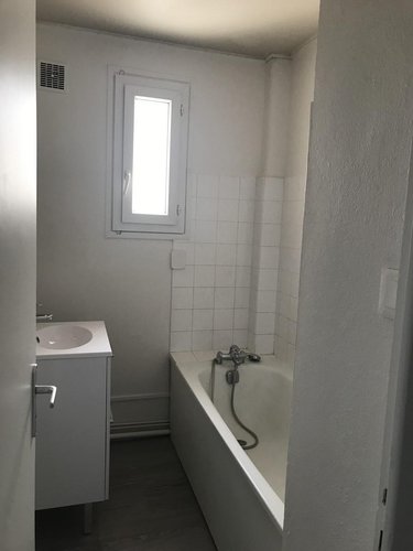 Location appartement Ambérieu-en-Bugey 01500 Ain 54 m2 3 pièces 676 euros