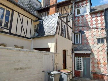Immeuble a vendre Le Neubourg 27110 Eure 250 m2  305000 euros