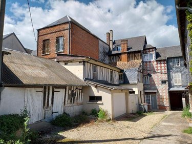 Immeuble a vendre Le Neubourg 27110 Eure 250 m2  305000 euros