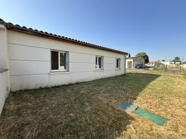 Fonds et murs commerciaux a vendre Buxerolles 86180 Vienne 207 m2  645800 euros