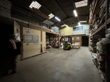 Fonds et murs commerciaux a vendre Buxerolles 86180 Vienne 207 m2  645800 euros
